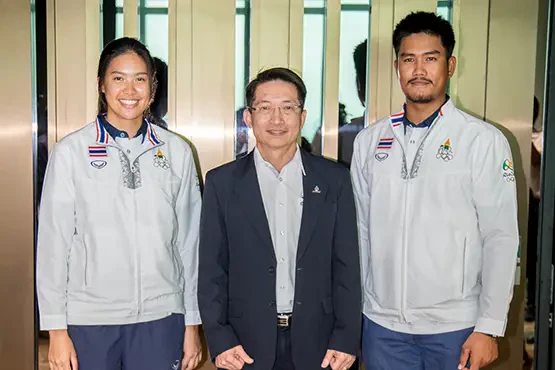 2 นักกีฬาเรือใบทีมชาติไทยเยี่ยมคารวะผู้บริหาร ปตท.สผ. ก่อนไปแข่งขันโอลิมปิกเกมส์ 2016