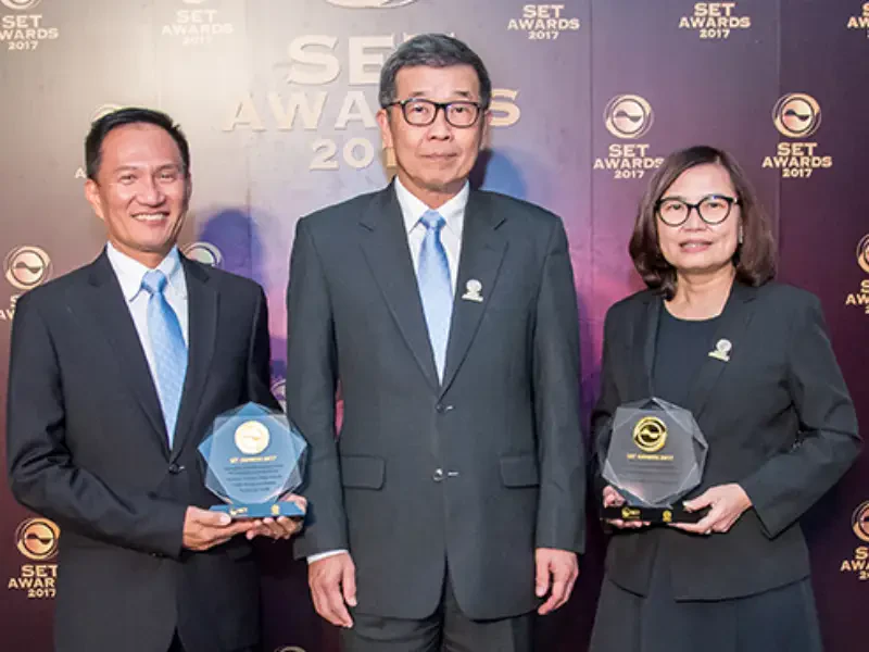 PTTEP receives Outstanding Innovative Company Awards and Investor Relations Awards from SET Awards 2017