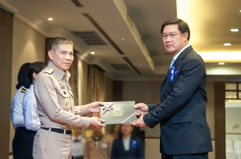 PTTEP receives the Sahatayanavy Insignia from the Royal Thai Navy